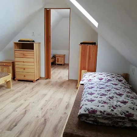 Apartment Obecna Chyzka Stara Hora Sebechleby